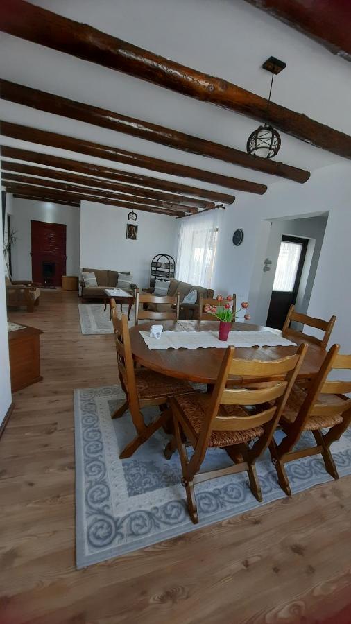 Casuta Din Deal Targu Neamt Exterior photo